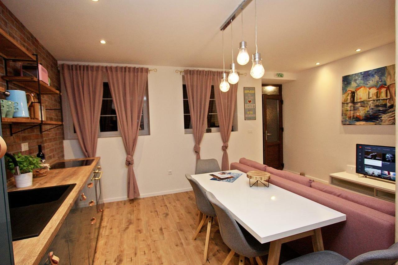 Apartman Michelangelo In The Centar Of Supetar Eksteriør bilde