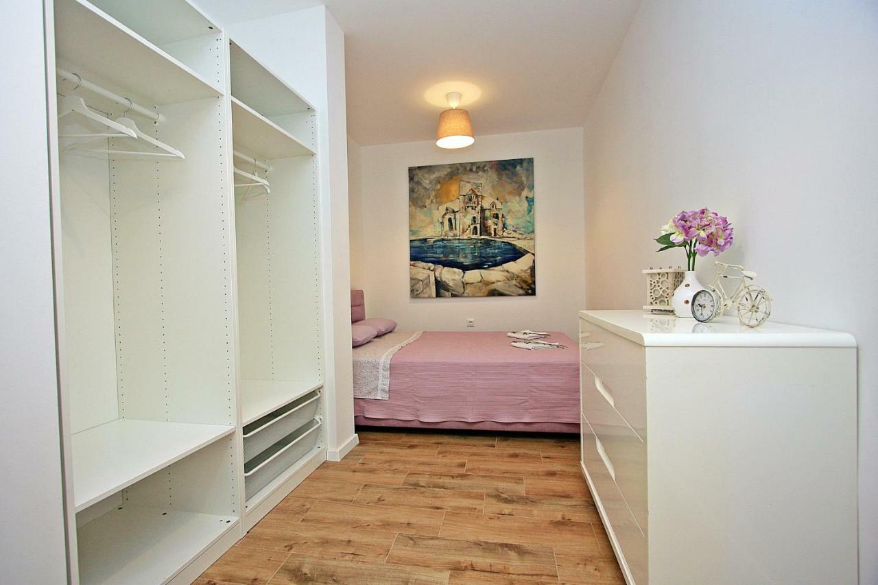 Apartman Michelangelo In The Centar Of Supetar Eksteriør bilde