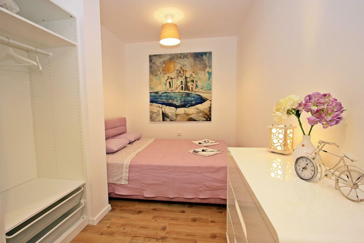 Apartman Michelangelo In The Centar Of Supetar Eksteriør bilde