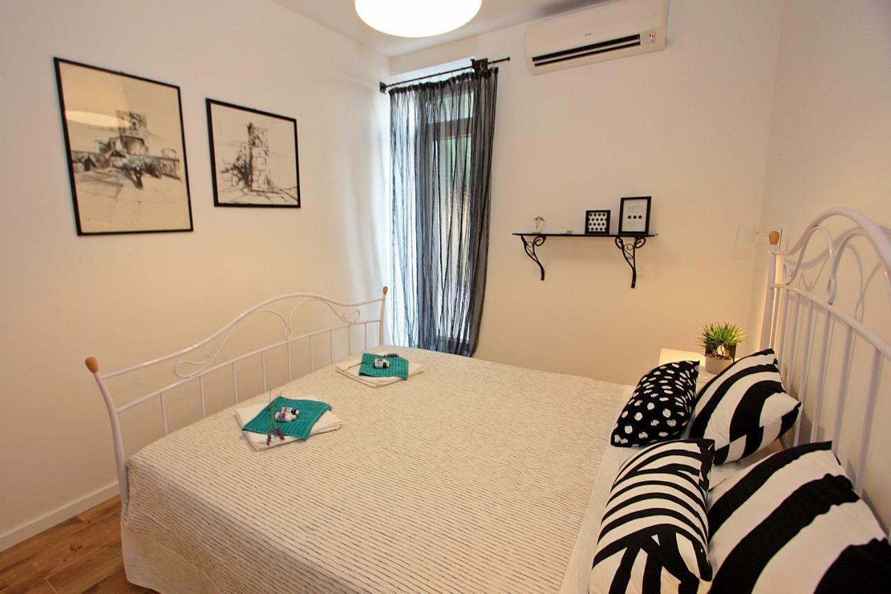 Apartman Michelangelo In The Centar Of Supetar Eksteriør bilde